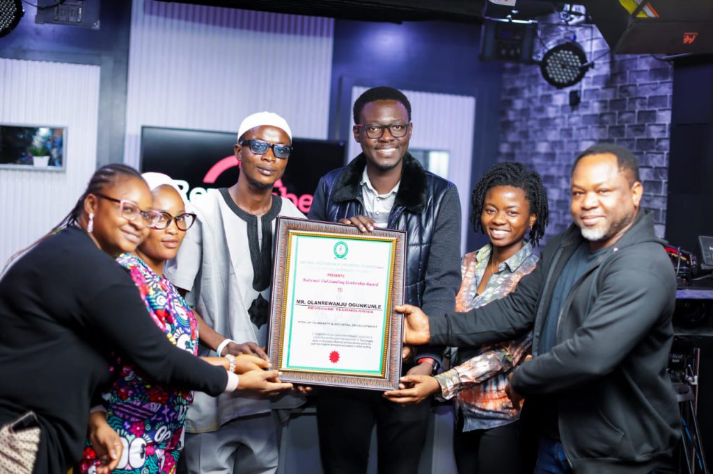 Revocube Technologies Honored with National Outstanding Leadership Award by NAUS Nigeria